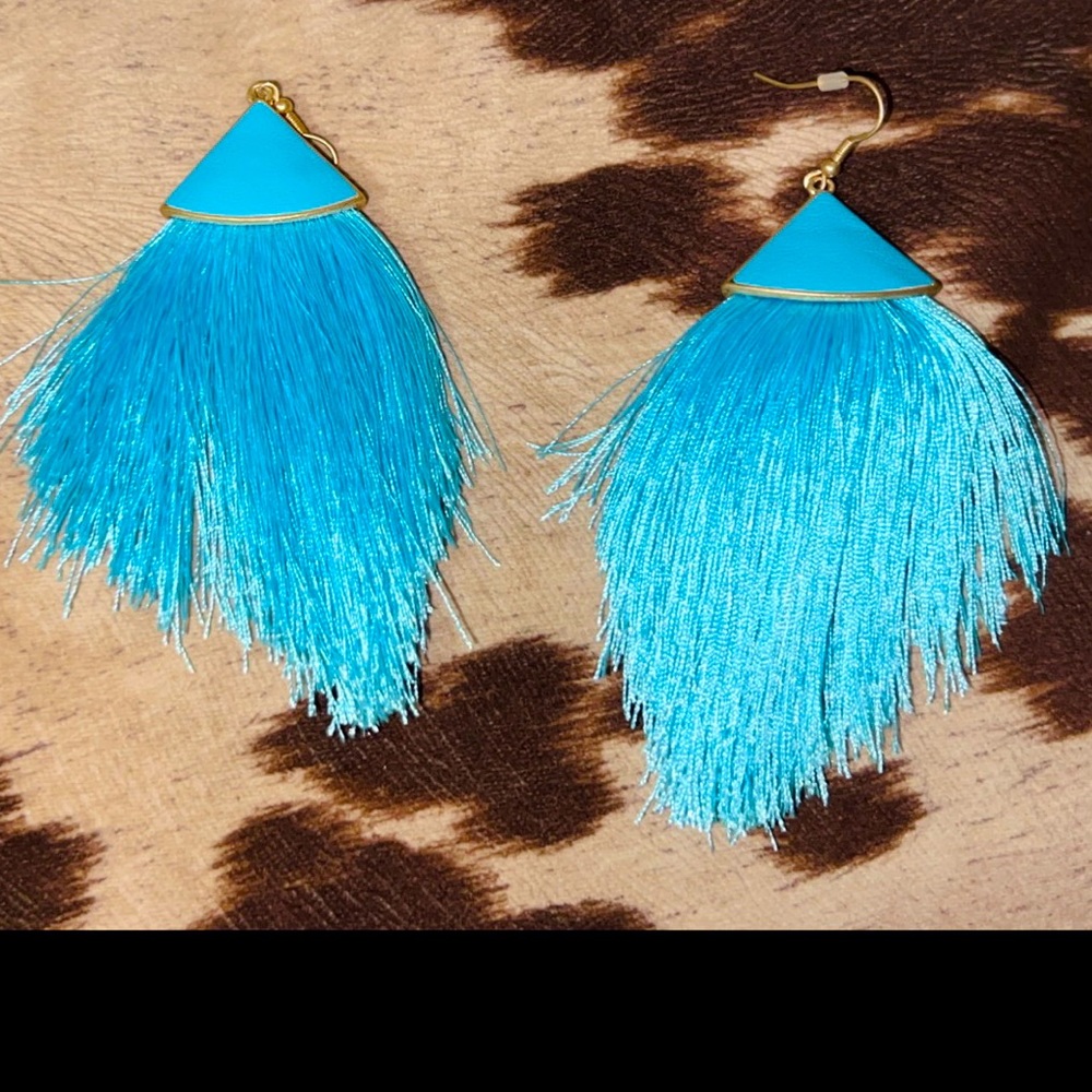 Darling blue earrings!